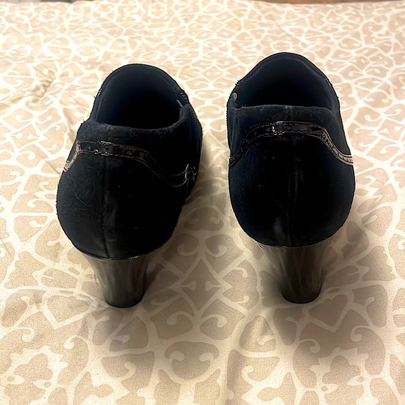 Clarks Black Heels. Worn Once. Great Shape - Picture 4 of 6